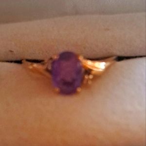 10k yellow gold Amethyst ring